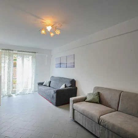 Apartment 1 Bedroom Cozy In *