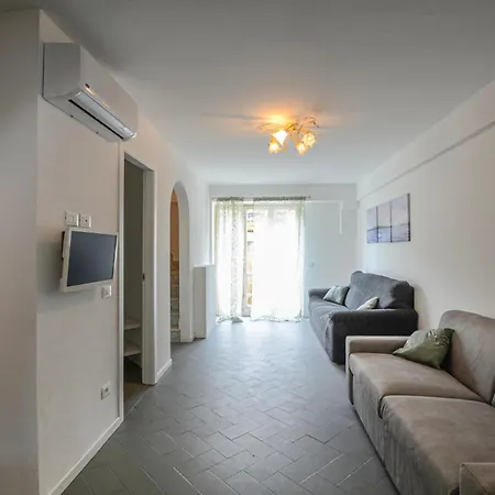 1 Bedroom Cozy In Apartment